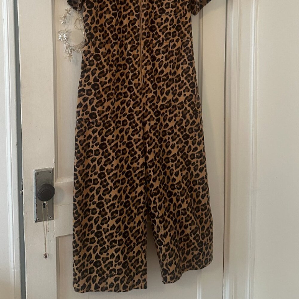 Lucy & Yak Leopard Jumpsuit Petite - Picture 4 of 7